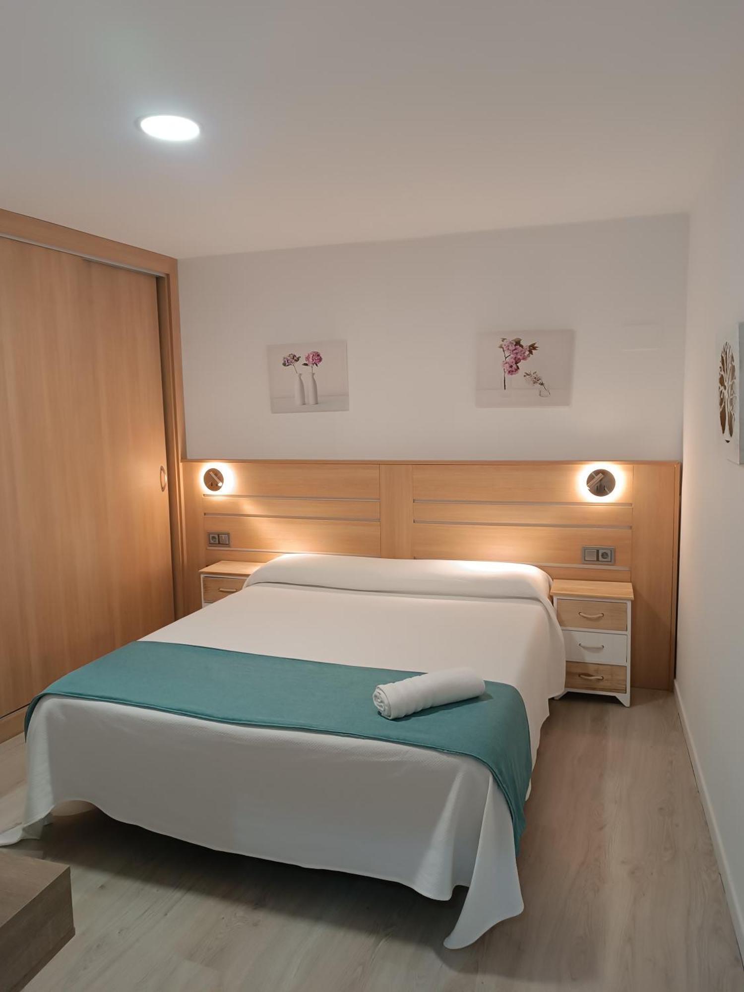 Apartamentos Turisticos Avila Puerta Del Puente 1-3 Exterior foto